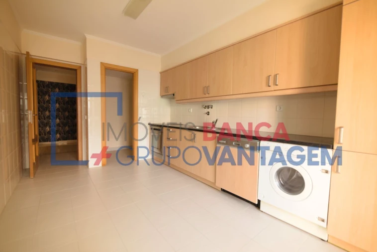 Apartamento T4 para Venda em Alcochete Foto 8