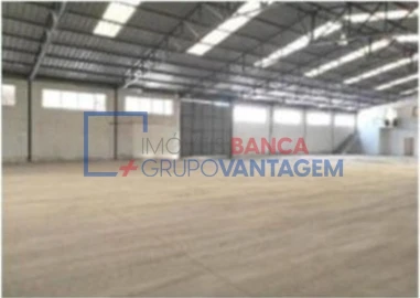 Armazém para Venda em Torres Novas (Santa Maria, Salvador e Santiago)