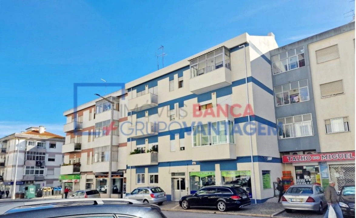 Apartamento T2 para Venda em Amora Foto 1