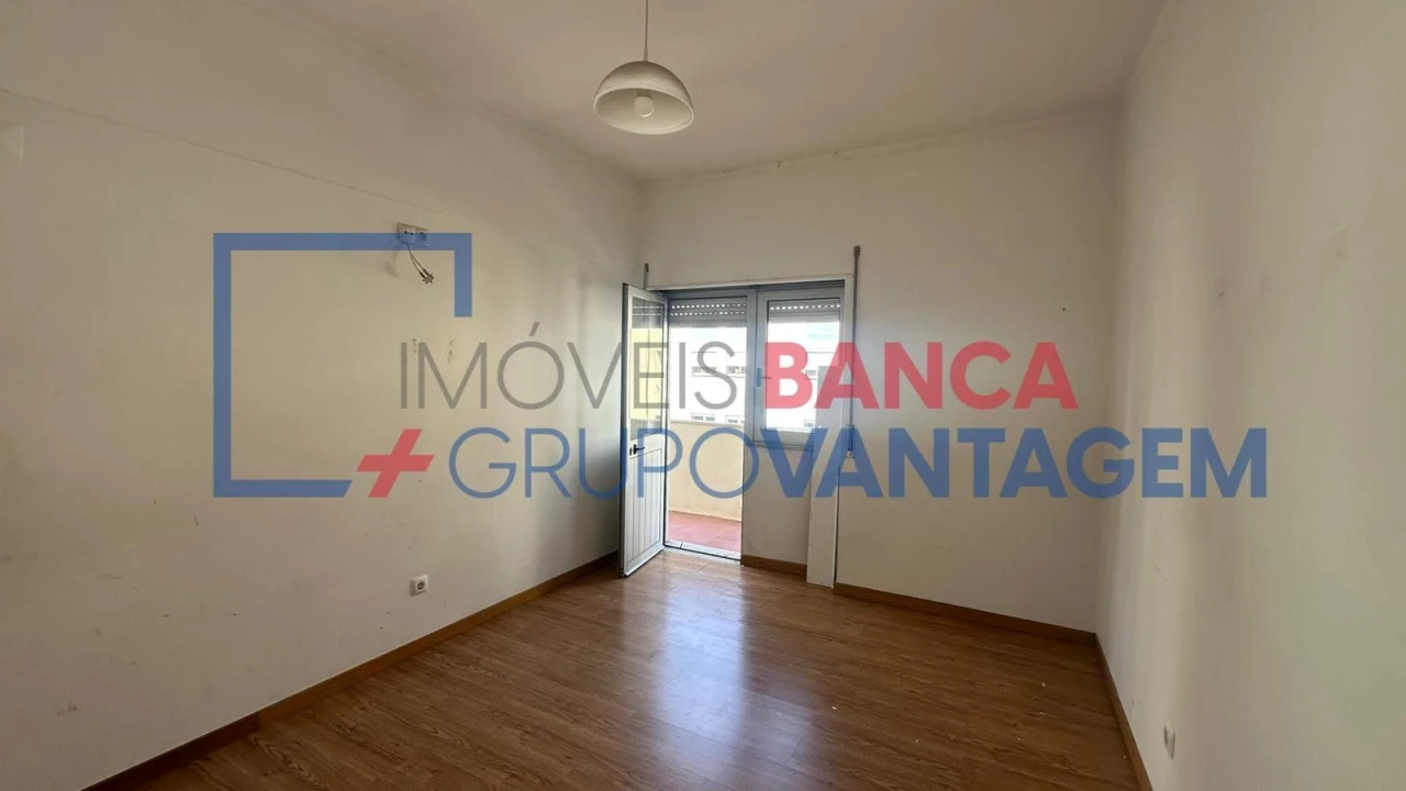 Apartamento T2 para Venda em Amora Foto 5