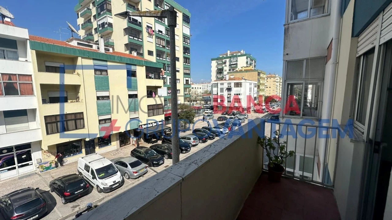 Apartamento T2 para Venda em Amora Foto 8