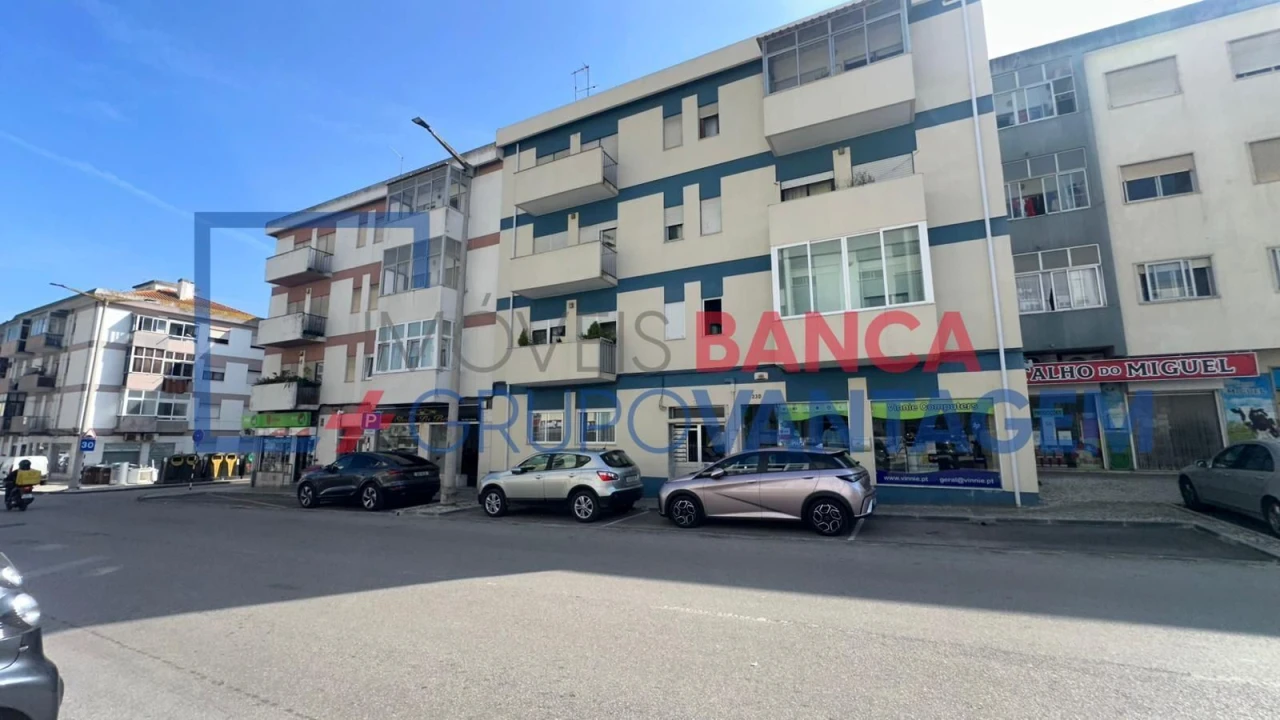 Apartamento T2 para Venda em Amora Foto 12