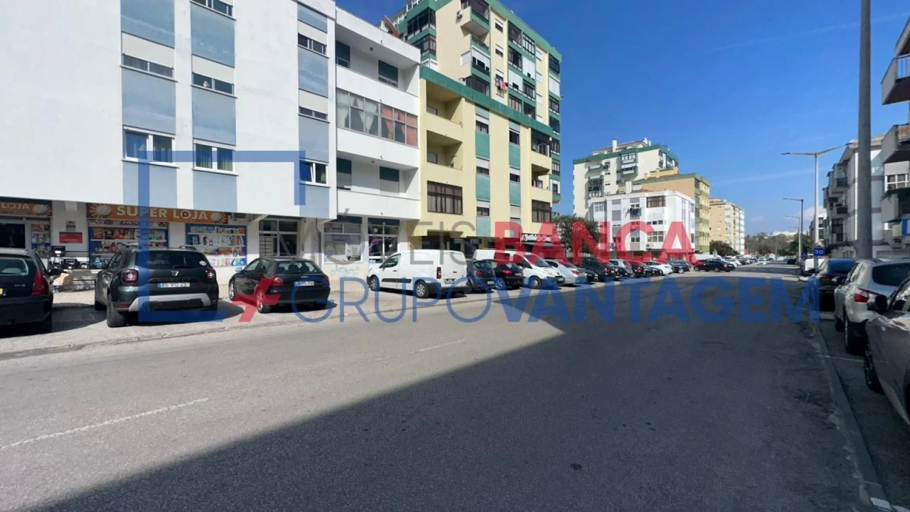 Apartamento T2 para Venda em Amora Foto 14