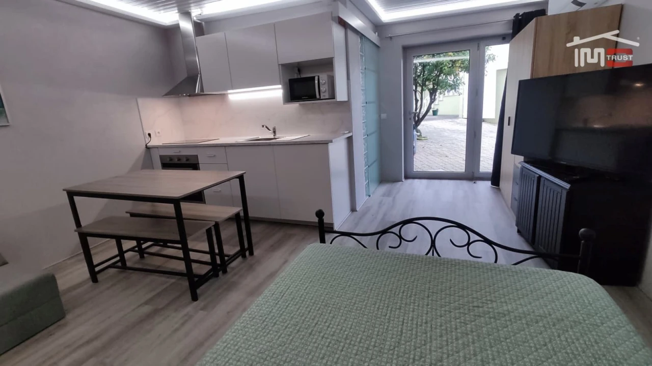 Apartamento T1 para Arrendamento em Caranguejeira Foto 1