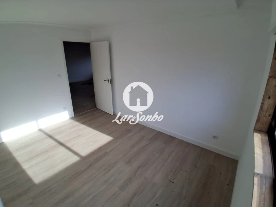Apartamento T2 para Venda em Rio Tinto Foto 12
