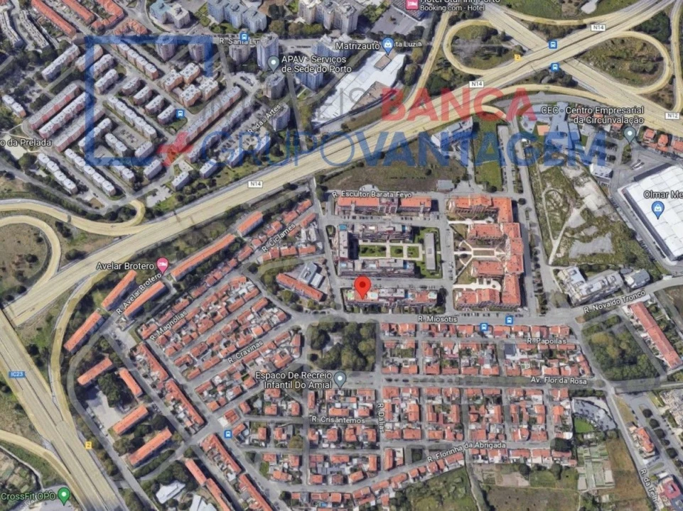 Apartamento T5 para Venda em Paranhos Foto 4