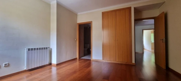 Apartamento T5 para Venda em Paranhos