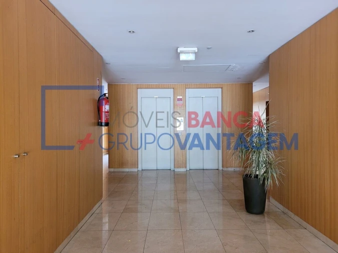 Apartamento T5 para Venda em Paranhos Foto 5
