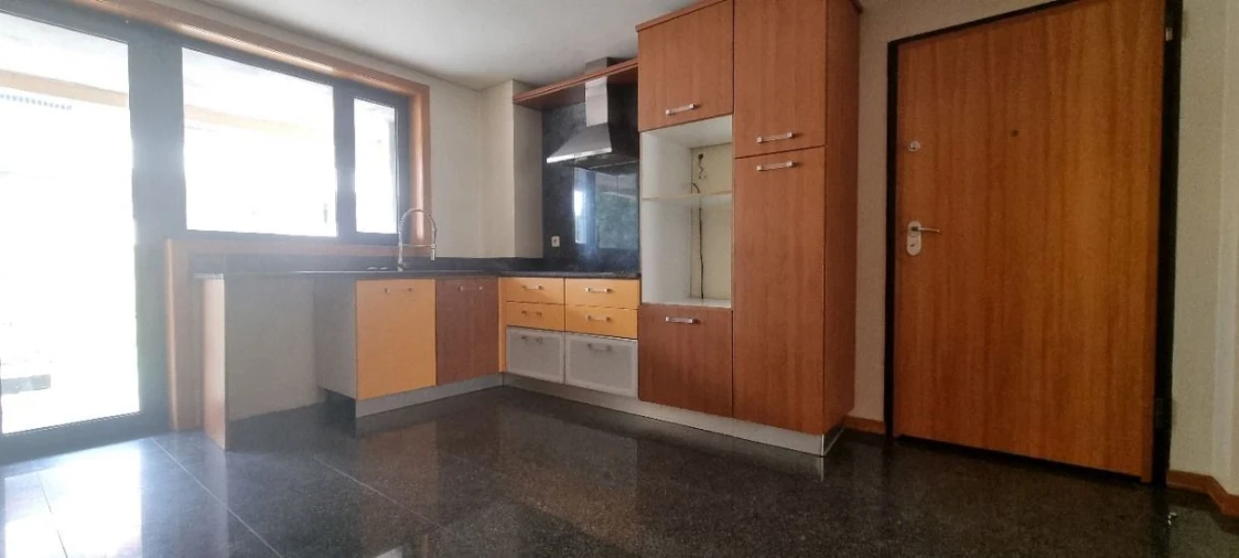 Apartamento T5 para Venda em Paranhos Foto 4