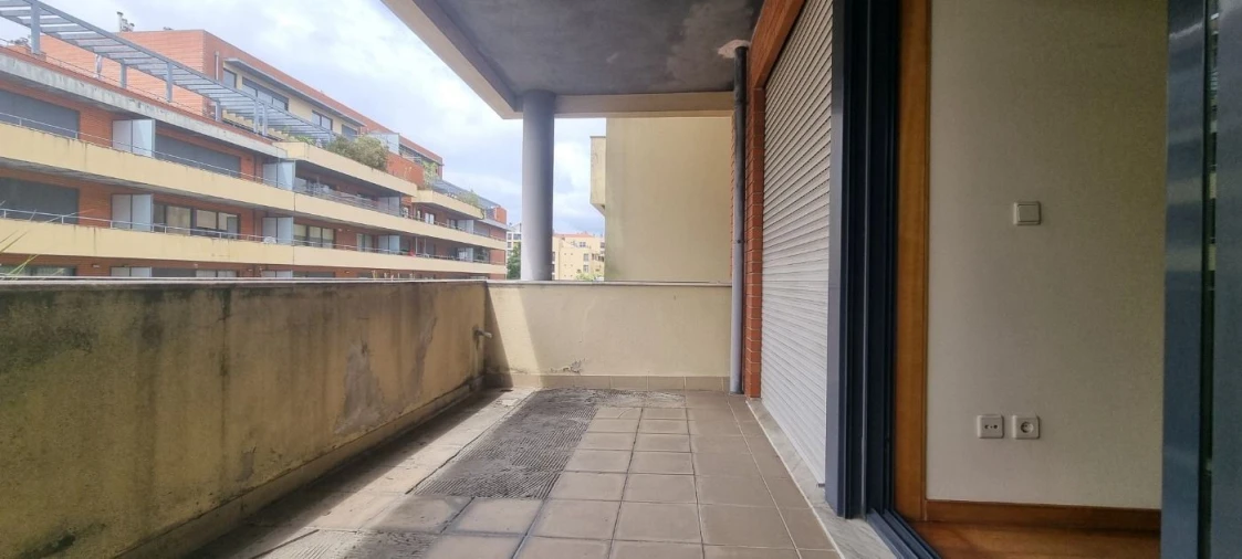 Apartamento T5 para Venda em Paranhos Foto 8