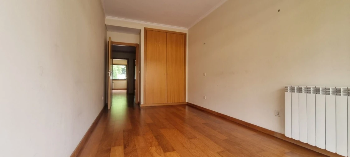 Apartamento T5 para Venda em Paranhos Foto 9