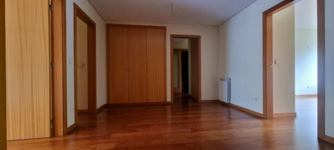 Apartamento T5 para Venda em Paranhos Foto 22
