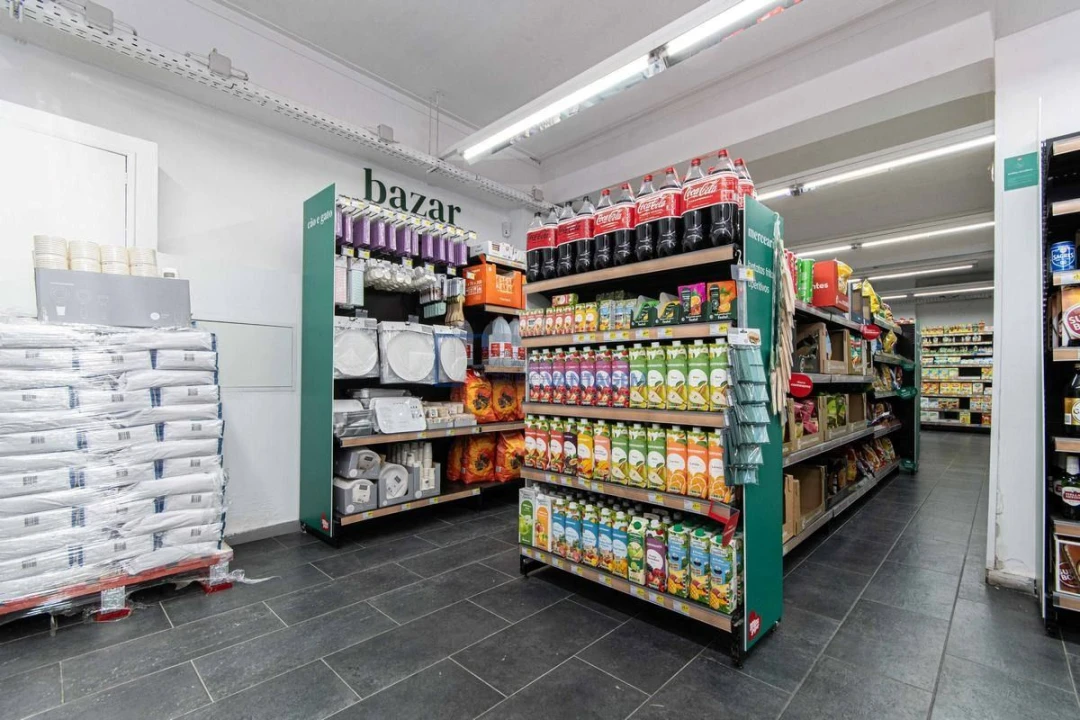 Loja para Venda em Alvalade Foto 13