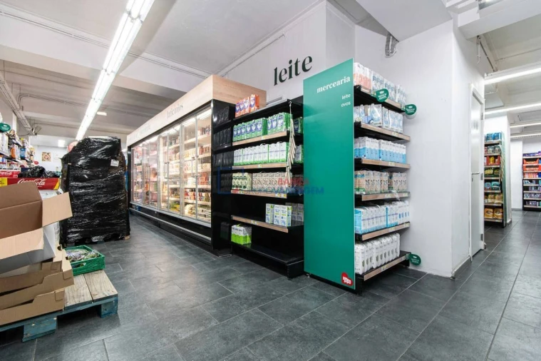 Loja para Venda em Alvalade Foto 16