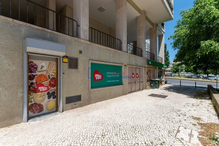 Loja para Venda em Alvalade Foto 5