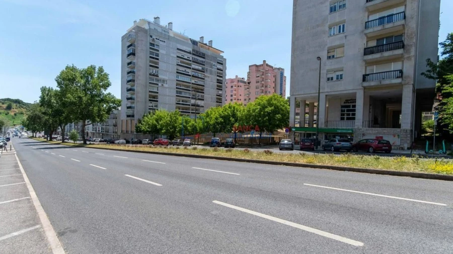Loja para Venda em Alvalade