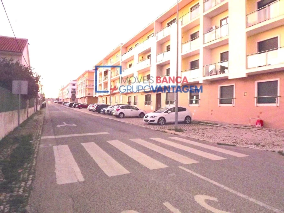 Apartamento T4 para Venda em Pinhal Novo Foto 1