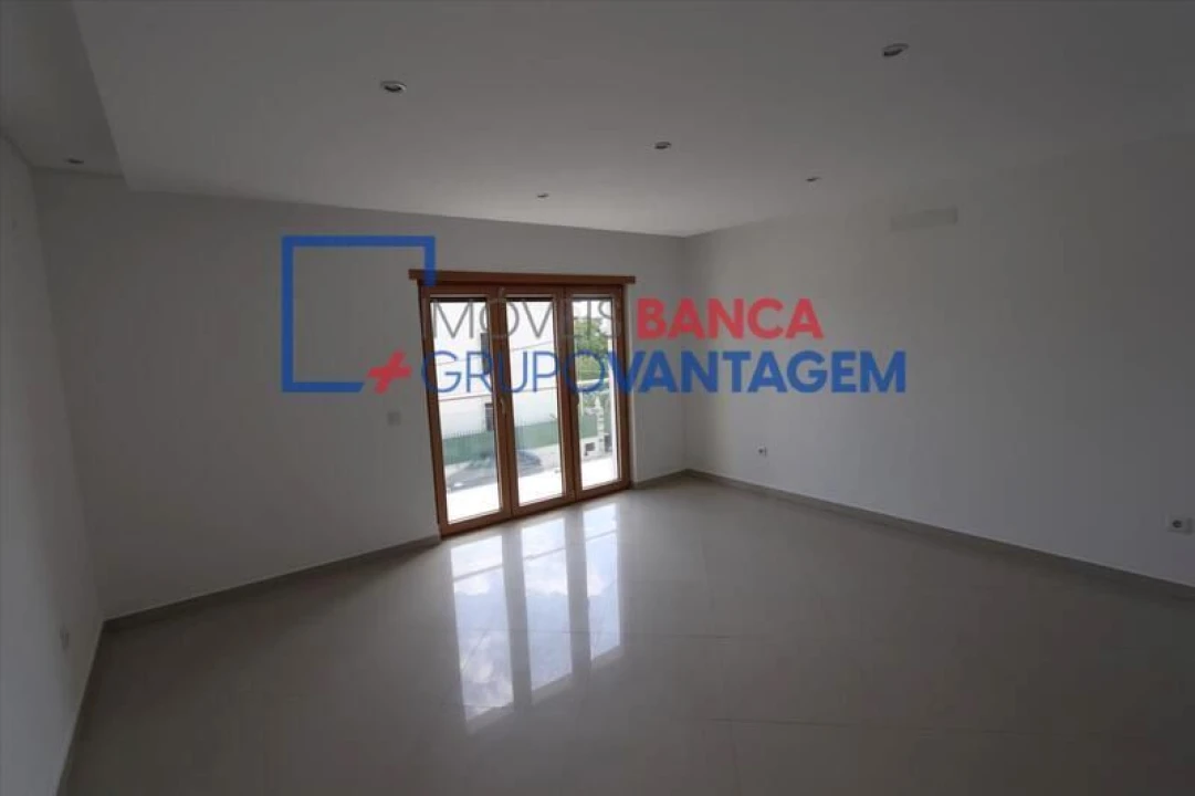 Apartamento T4 para Venda em Pinhal Novo Foto 4