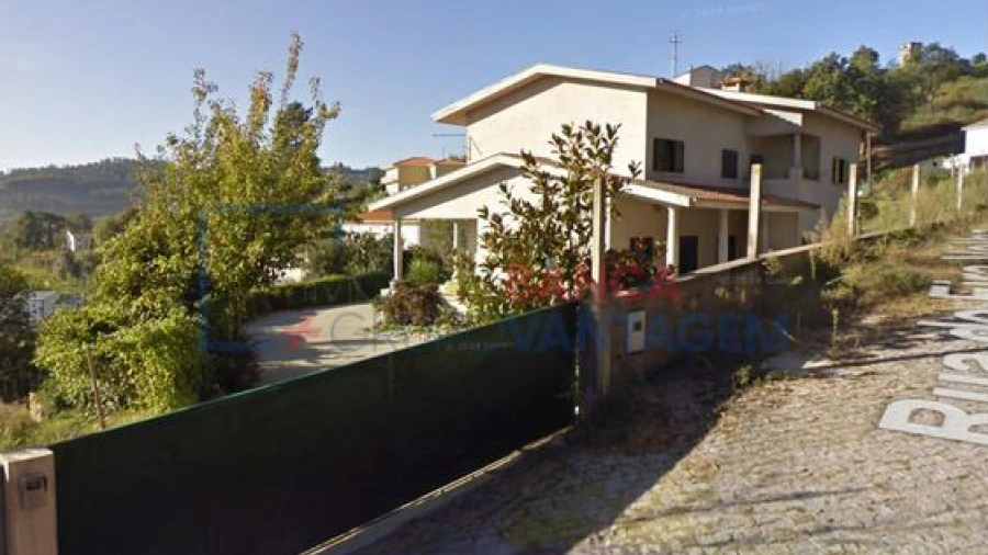 Moradia T4 para Venda em Torrados e Sousa
