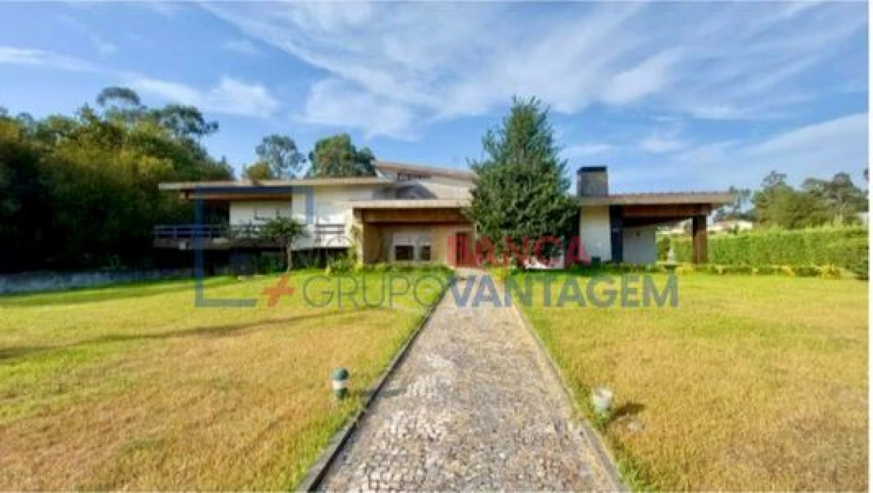 Moradia T5 para Venda em Ruivães e Novais Foto 1