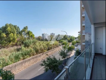 Apartamento T2 para Arrendamento em Carcavelos e Parede