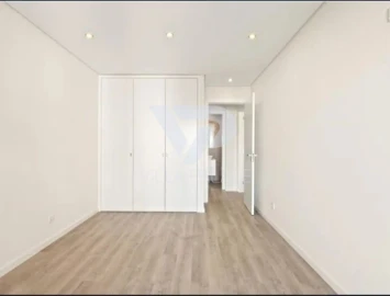 Apartamento T2 para Arrendamento em Carcavelos e Parede