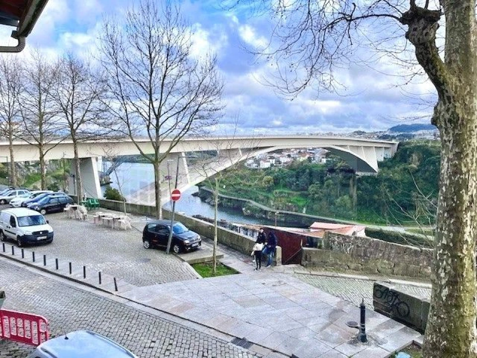 Moradia T5 para Venda em Cedofeita, Santo Ildefonso, Sé, Miragaia, São Nicolau e Vitória Foto 2