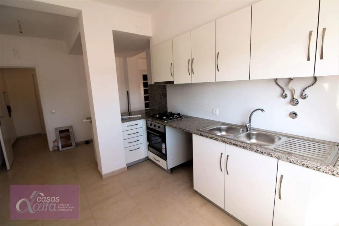 Quarto para Arrendamento em Leiria, Pousos, Barreira e Cortes Foto 6