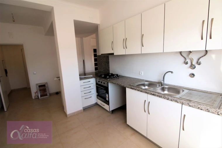 Quarto para Arrendamento em Leiria, Pousos, Barreira e Cortes Foto 6