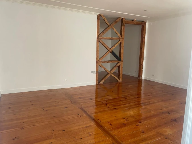 Apartamento T2 para Arrendamento em Estrela Foto 6