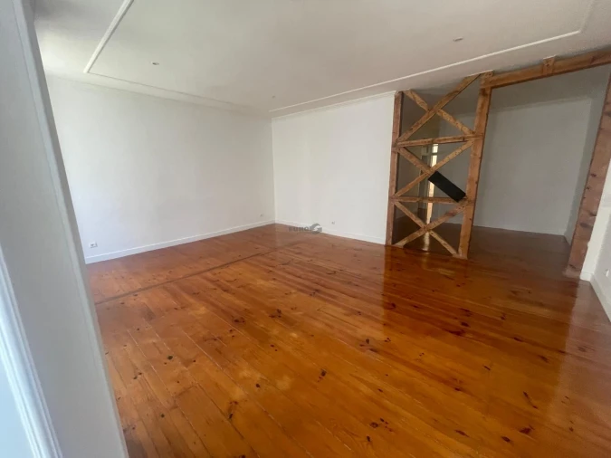 Apartamento T2 para Arrendamento em Estrela Foto 7