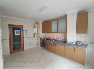 Apartamento T3 para Venda em O. Azeméis, Riba-Ul, Ul, Macinhata Seixa, Madail