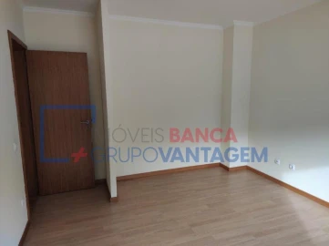 Apartamento T3 para Venda em O. Azeméis, Riba-Ul, Ul, Macinhata Seixa, Madail
