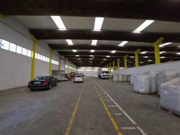 Armazém para Venda em Serzedo e Perosinho