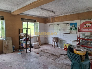 Loja para Venda em Poiares e Canelas