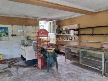 Loja para Venda em Poiares e Canelas