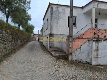 Loja para Venda em Poiares e Canelas