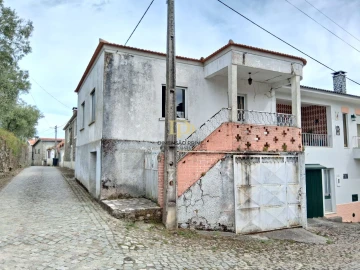 Loja para Venda em Poiares e Canelas