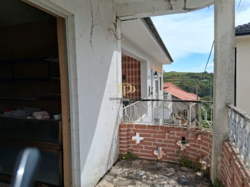 Loja para Venda em Poiares e Canelas