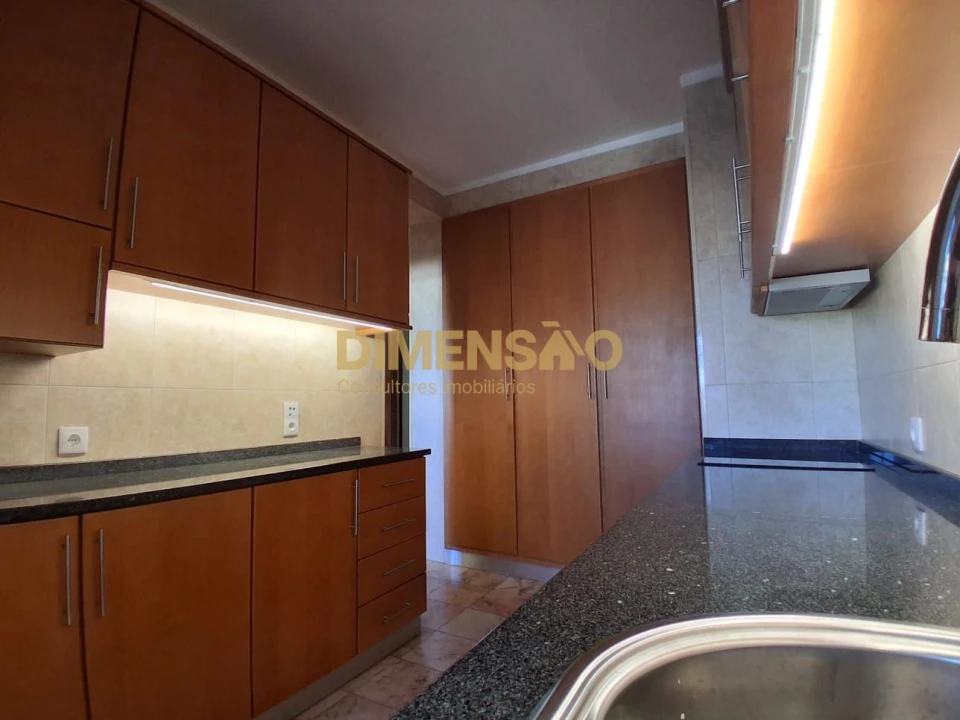 Apartamento T4 para Arrendamento em Matosinhos e Leça da Palmeira Foto 11