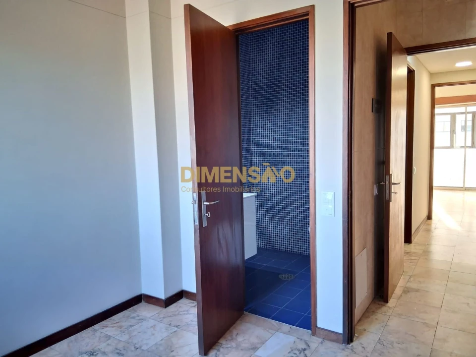 Apartamento T4 para Arrendamento em Matosinhos e Leça da Palmeira Foto 7