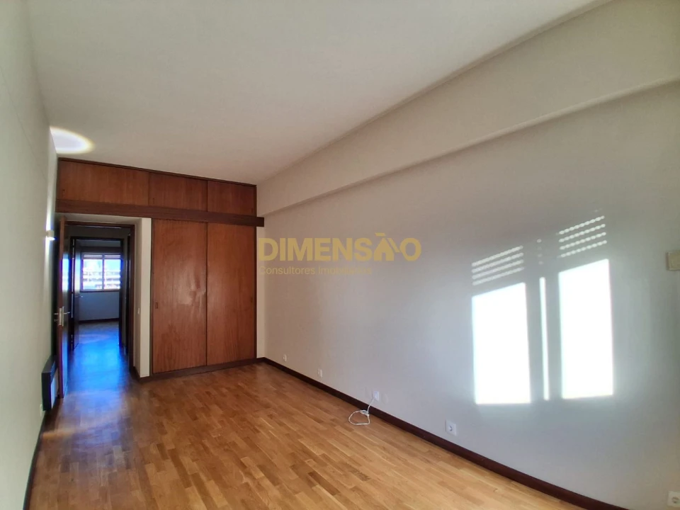 Apartamento T4 para Arrendamento em Matosinhos e Leça da Palmeira Foto 17