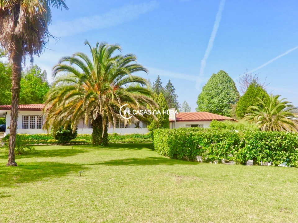 Apartamento T5 para Arrendamento em Lordelo Foto 7