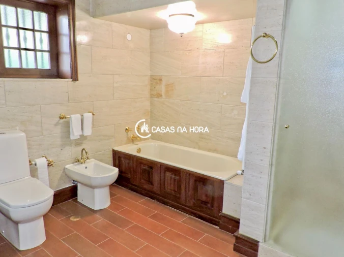 Apartamento T5 para Arrendamento em Lordelo Foto 5