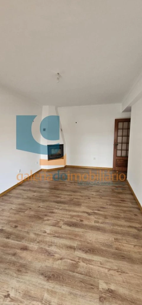 Apartamento T3 para Arrendamento em Torres Novas (Santa Maria, Salvador e Santiago)