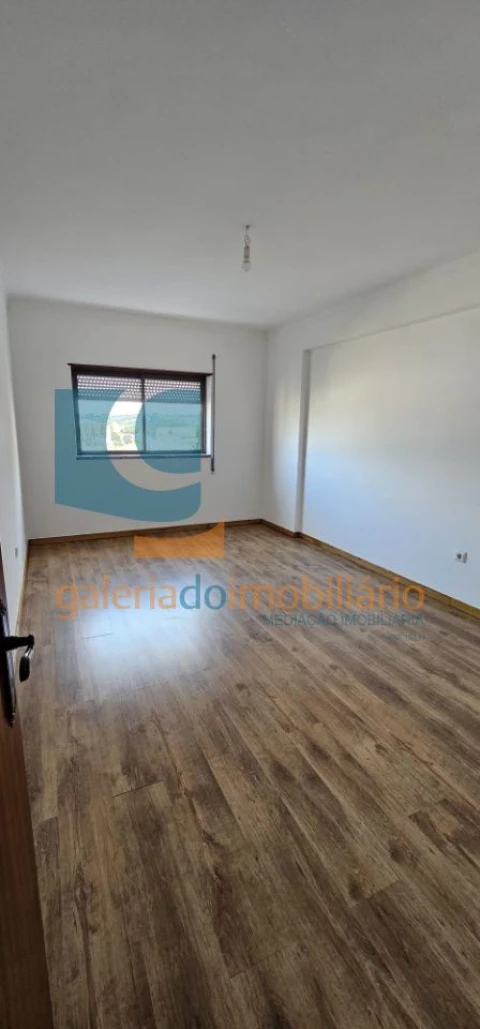 Apartamento T3 para Arrendamento em Torres Novas (Santa Maria, Salvador e Santiago)