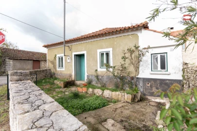 Moradia T2 para Venda em Atouguia