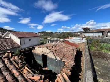 Quinta T0 para Venda em Moure