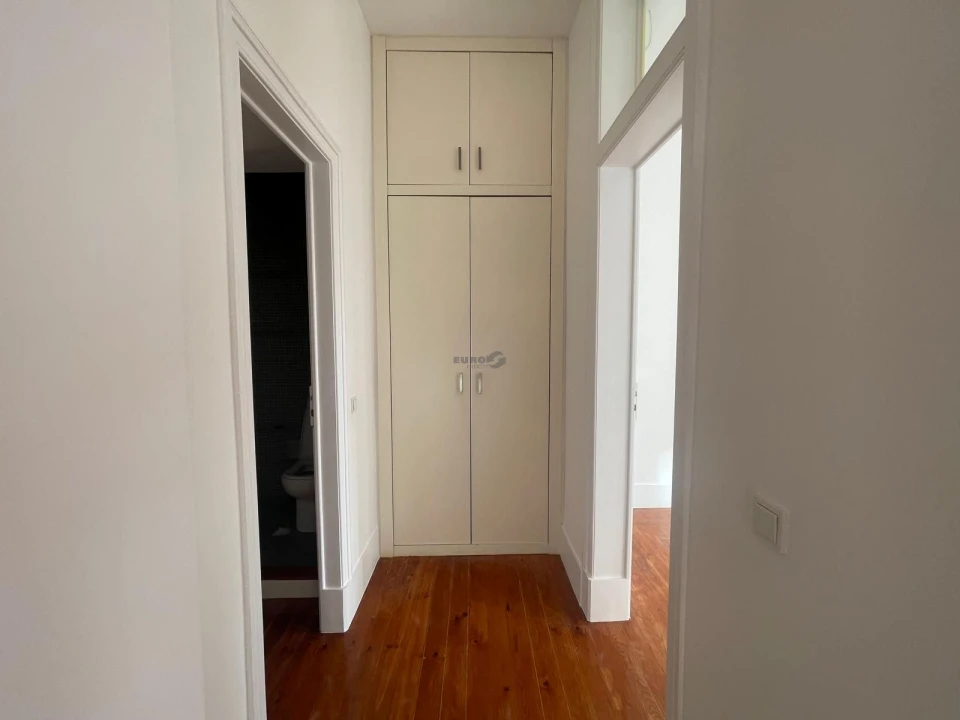Apartamento T1 para Arrendamento em Santa Maria Maior Foto 8