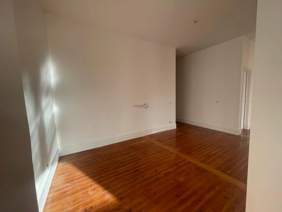 Apartamento T1 para Arrendamento em Santa Maria Maior Foto 13